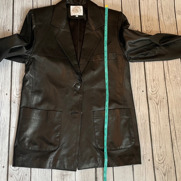 ROSSI & CARUSO LEATHER BLAZER
Size M 
Like New! - Picture 17 of 17
